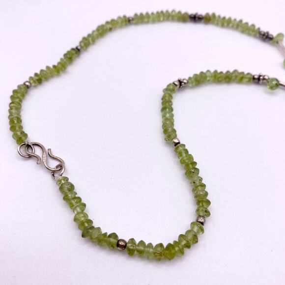 Vintage Sterling Silver and Peridot Brads Necklace 16” - Picture 5 of 6